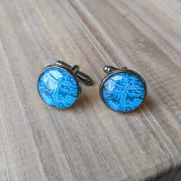 Glass Dome Cuff Links with Printed Circuit Boards in Blue, Shiny Gunmetal-Plated - Picture 3 of 16